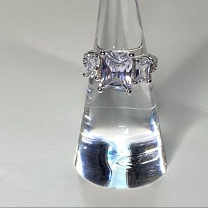 Silver toned Three stone ring